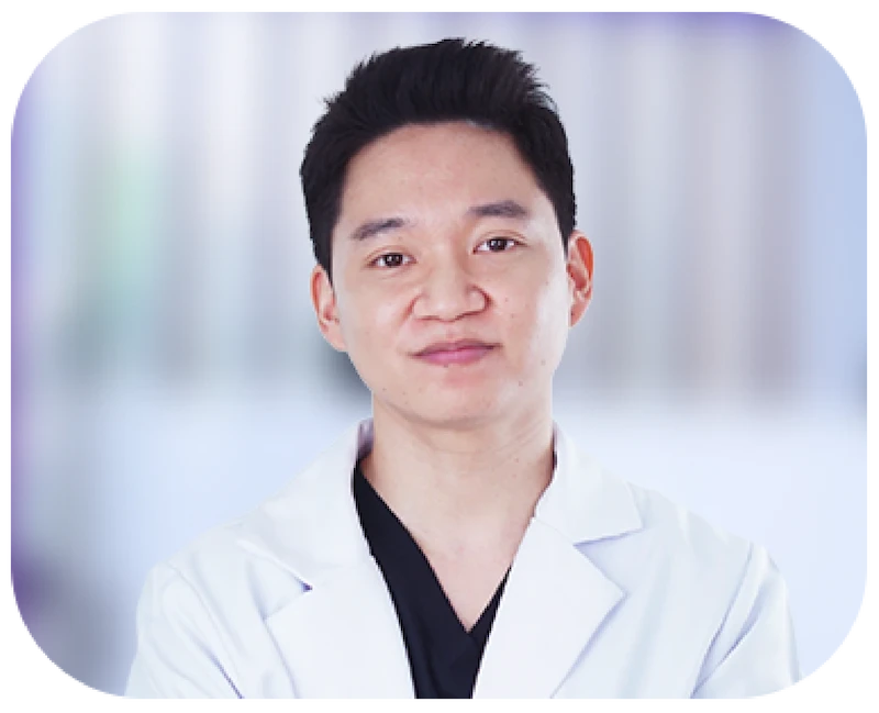 นพ.ศักดิพงศ์ ตั้งเสถียรชัยกุล (หมอภูมิ)